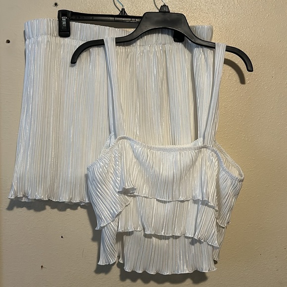 π€ Ruffle Set π€ - Picture 1 of 4